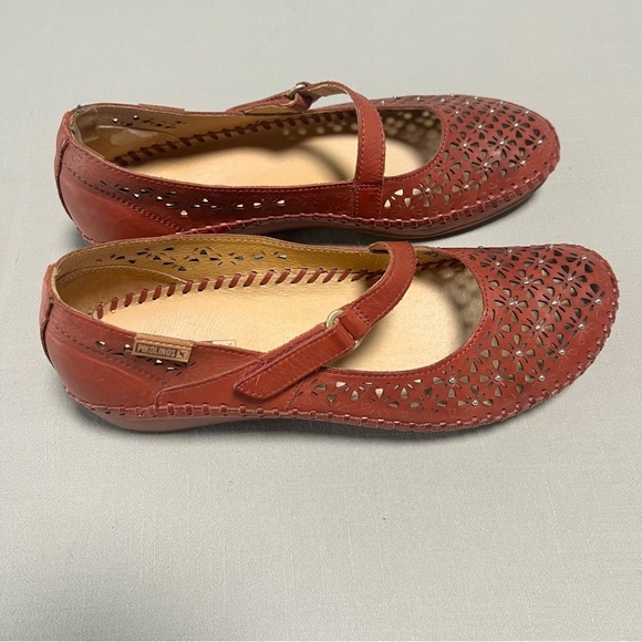 Pikolinos Leather Mary Jane Flats Size 39 8.5–9 Red Cutout Floral Comfort Shoes - Picture 4 of 15
